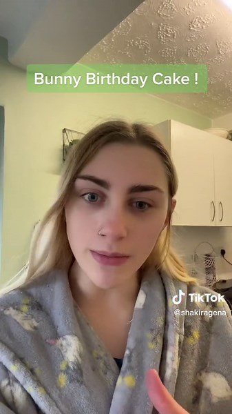 How to Make a Bunny Birthday Cake for Your Rabbit