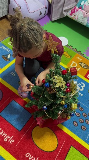 My baby decorated her own “room” tree #christmas #holidaycountdown #minitree