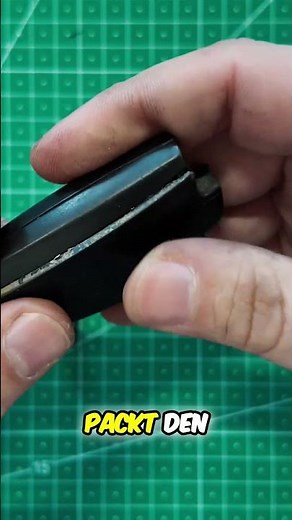 Step-by-step: Changing the battery in your car key – quick and easy! #shorts