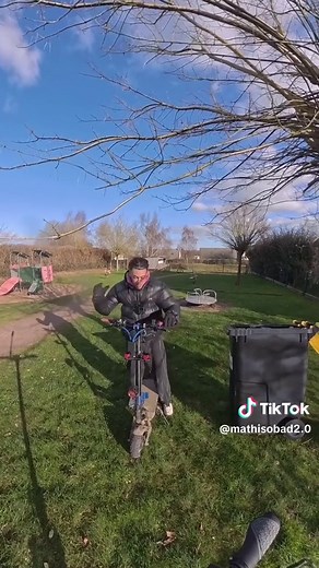 Vol d'une trottinette électrique trouvée dans une poubelle — que faire ?
