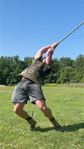 Pretty badass throw from today’s practice #highlandgames #hammerthrow