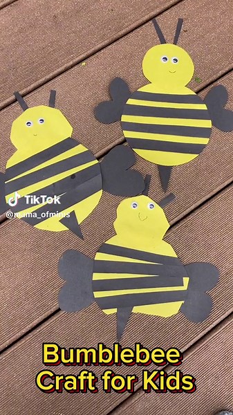 🐝 This fun bumblebee craft is the perfect bug craft for preschoolers on up. It uses just paper, scissors, a glue stick, and optional googly eyes to make an adorable craft that is perfect for pretend play. Try it out today! #worldbeeday #bumblebeecrafts #beecraft #papercrafts #kidscrafts #preschoolcrafts #kindergartencrafts