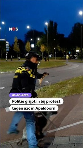 Politie grijpt in bij protest tegen azc in Apeldoorn