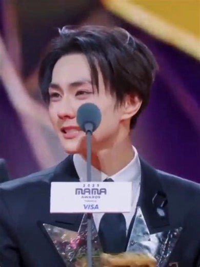 Jungwon tearing up at MAMA 😭😭 #enhypen#mama2025#kpop#viral#goviral#trend#trending#yt#fyp#shorts