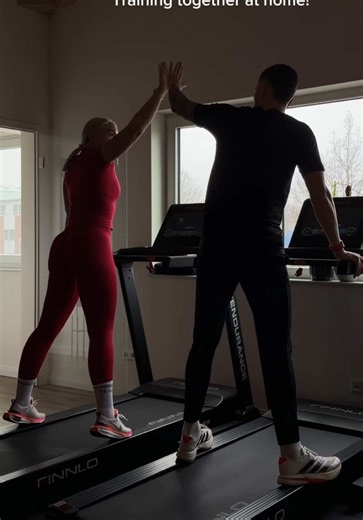 Eigenes Homegym = keine Wartezeiten, keine Ausreden, 100% Fokus. Quality Time Wohlfühlen in einem. Mit dem Code Lynn bekommt ihr 10% auf alles bei @HAMMER Fitness ✨💥 #homegym #coupleworkout #fitnesszuhause #Progress