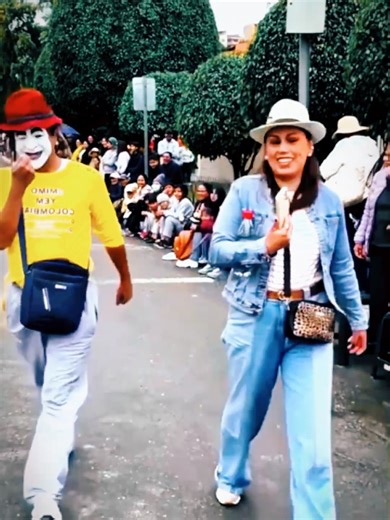 funny modeling #uktiktok🇬🇧uk #uktiktok🇬🇧uk #fyp #parnkvideo😆💗 #tiktokfunnyvideo😁🤣😅 #creatorsearchinsights #LIVEWithLessFollowers