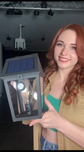 Lampara, farol solar con sensor de movimiento, ideal para terrazas y porches#lampara #sensormovimiento #luzporche #lamparasolar #bombillasolar