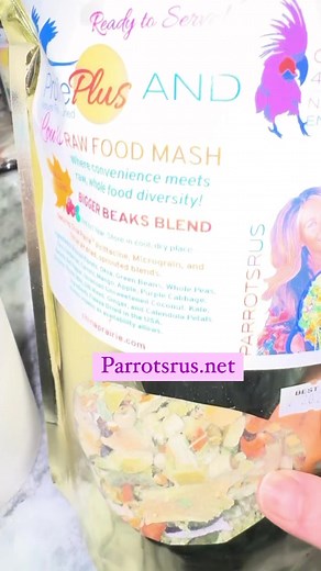 All you need is 2 minutes to make fresh mash for your birds! Every bird parent needs to keep a bag on hand at all times, you and your birds will be happy you did! #parrotsrus #parrotsofinstagram #parrot #parrots #gratefuleveryday #choosehappiness #bekind #findjoy #sprouting #sprouts #avianraw #avianrawwholefood #avianrawwholefoodnutrition #parrotsrusweeklyrawfoodmash #Parrotsrusdrymix #aviantea #avianteas #birdtoys | parrotsrus