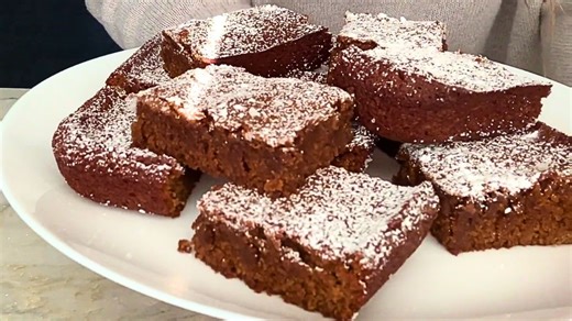 Easy Gingerbread Blondies Recipe