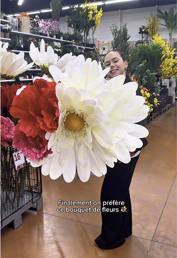 Fleurs XXL disponibles chez GiFi à partir de 6,99€