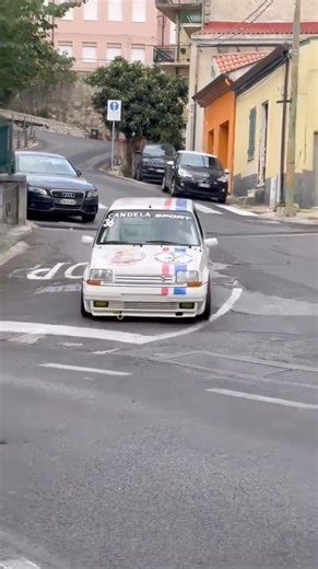 😱 SAUT INCROYABLE ! La Renault Super 5 GT Turbo en pleine action 💥
