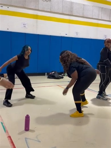 Mood for the new week! 💛🙏🏾 No matter what comes your way this week, count it all joy! Love my LivFit family, when they come to class they let go! #LivFit413 #afrobeats #dancefitness #fittok #vibes