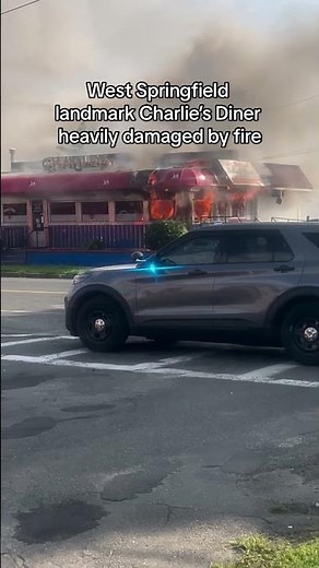 Flames engulf West Springfield, Massachusetts landmark Charlie's Diner