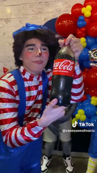 Alien Friend Mistakes Christmas Greeting for a Pose - Funny Reaction!