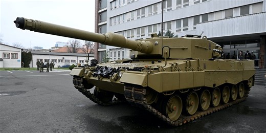 Canada to transfer four Leopard-2 tanks to Ukraine