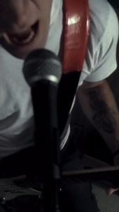 The music video for Warning just leveled up and is now in 4k. Watch and see how clear it is 🤩 greenday.com/youtube Minority and Waiting are on deck. Warning: 25 out November 14th! | Green Day