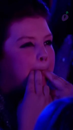 You Won’t Believe the Voice That Made the Crowd Go Wild! Watch the full video in comments 👉 | Women's Tricks