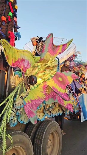 ¡Así se vive el primer derrotero del Carnaval #Chetumal 2026! 🎶 Sobre el Boulevard Bahía 🏝 ¡Ven a disfrutar en familia y con amigos de esta gran fiesta! 🥳 | H. Ayuntamiento de Othón P. Blanco