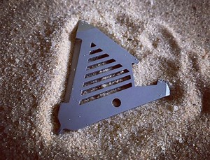 The B.A.T. TRI-TOOL Is a Keychain Multitool That Looks Like Alien Technology