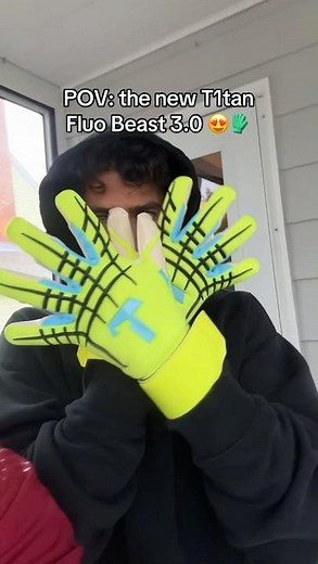 T1tan’s Best-Selling Fluo Beast 3.0 Has Landed! 🔥🧤 Thoughts? #t1tan #gloves #goalkeeper #gkunion