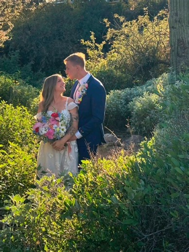 My last bridal bouquet of 2025 and I just wanted it to be perfect!! I gave up my soul for it 🤣 but the bride loved it and that's all that matters!! ✨️ #springflowers #weddingtok