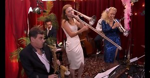 Idun Carling Blomé on Instagram: "“Don’t look at me that way” written by me 😈 from yesterday’s livestream!!! Watch the whole stream on “carling jazz” on youtube🫶"