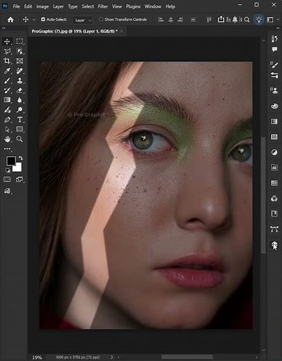 Add Realistic Light Effects to Faces with Masking (Photoshop Tutorial) #shortvideo #photoshop