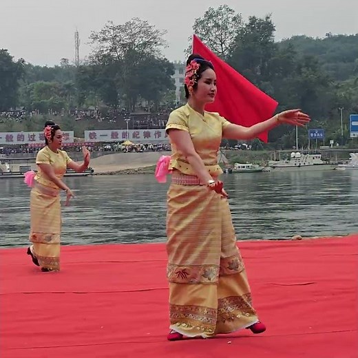 Xishuangbanna Dai New Year 2026: Traditional Dances & Dragon Boat Race (Full Documentary)