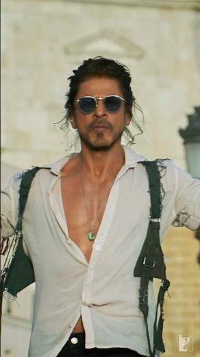 Energy in this track? Through the roof 😍 | #JhoomeJoPathaan | #PathaanSongs