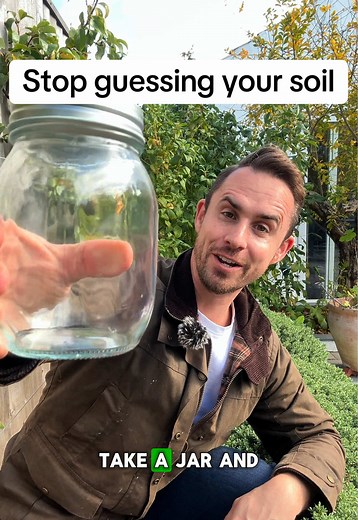 Stop guessing your soil 👀 This 5 minute test tells you exactly what you’re working with 🌱 Once you know your soil type, everything gets easier, better plants, less guesswork, fewer failures Most people skip this… don’t be one of them Follow for simple gardening tips that actually work 🌿 #gardeningtips