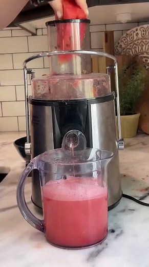 Mueller Juicer Ultra Power, Easy Clean Extractor Press Centrifugal Juicing Machine