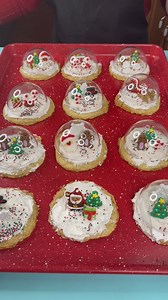 50K views · 492 reactions | The Best Holiday Snow Globe Cookies!  We make cute snow globe cookies with sugar cookie dough and christmas decorations! So cute! #holiday #Christmas #desserts #yummy #cookies | The Madison Family | Facebook