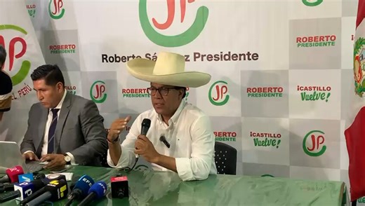 🚨 El candidato Roberto Sánchez calificó como un “despropósito” el llamado a una insurgencia civil de Rafael López Aliaga y advirtió que ofrecer dinero a cambio de pruebas de un presunto fraude podría configurar como un delito. “Un poco más y les dice que se inventen algo por dinero”, afirmó.