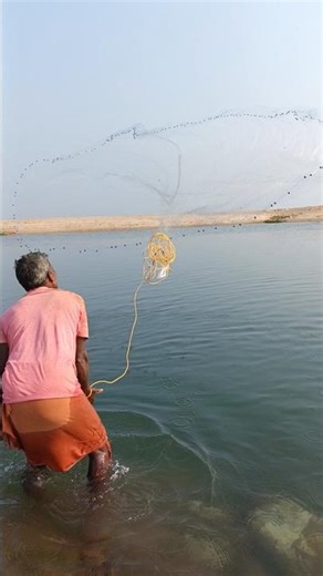 Amazing Big cast net fishing traditional net catch fishing in the river