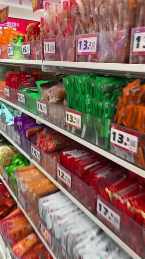 In a Chinese convenient store, you just have your palm over a scanner, and the payment is done before you’ve ever said “plastic bag” #biometric #digitalworld #convenientstore #china #philippines