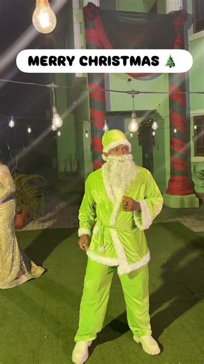 Santa lands in Nigeria 💯🎉💯❤️💃💃.. If you have not gotten your own gifts drop a Christmas 🎄 tree in the comment section.. we will get to your house before midnyt 😍😍🎉🎉🎉🎉💃💃 | MErry Christmas folks | MC Rhelax