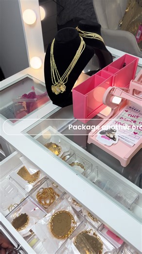 Package another Package for my Molly babies #NonTarnishing #JewelryThatFeels #shippingorders📦