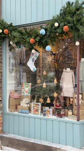 Only 5 more Christmas shopping days in Downtown Perth! 🎁 There’s still time to find thoughtful, one-of-a-kind gifts, enjoy festive storefronts, and support local businesses. From last-minute stocking stuffers to something special under the tree, downtown has you covered. ✨ Shop local. Soak up the holiday vibes. And don’t forget to check individual business hours before you head out! | Downtown Heritage Perth BIA