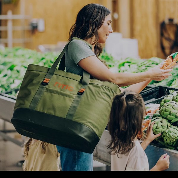 RTIC Everyday Insulated Tote Bag, 35 Ltr Cooler Bag, Leak-Free Interior, Fits 58 Cans, Lavender