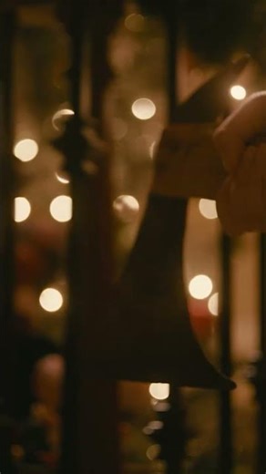 When you'd do anything to complete the snow globe collection ❄️. Watch "Foxwood" now on #ALTER 🎁!