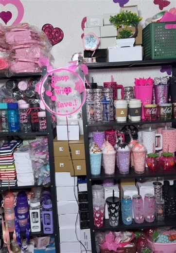 Stylish Water Bottles for Girls: Must-Have Accessories