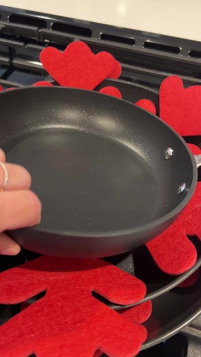 Pan Protector Life Hack 🤣#pans #kitchenlove #kitchenhack #panhack