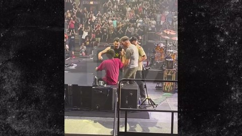 Rage Against the Machine's Zack de la Rocha Suffers Leg Injury on Stage