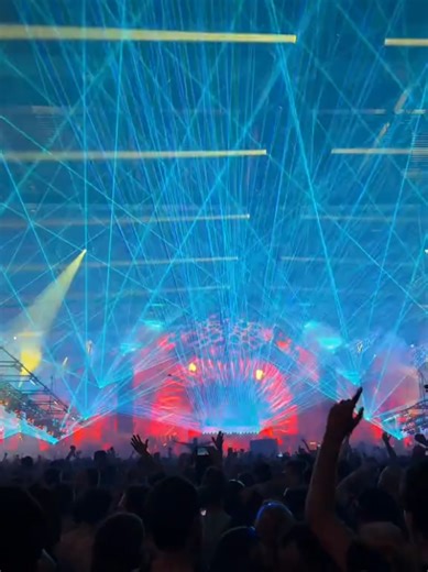 Membalas @jmiamiami3 👍🤗 #music 🎵 Blue (Da Ba Dee) x Better Off Alone #foryou #bestremix🎵❤ #viral #fyp