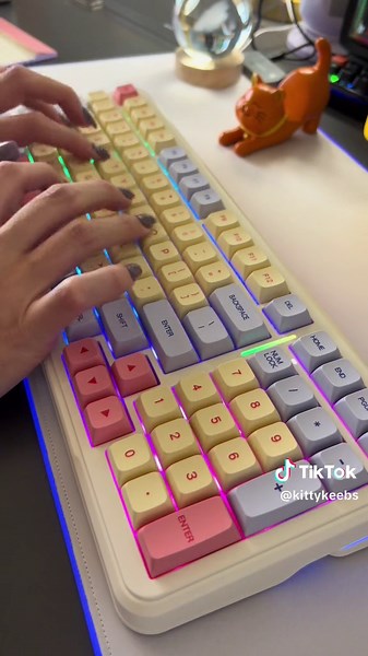 3 different keycap shapes on the same board. The MCHOSE K99 is one of the most affordable full size boards and it sounds amazing without any modifications. Which keycap shape is your favorite? The switches on this board are the hyacinth switches! #creamykeyboard #thockykeyboard #keyboardasmr #mchosek99 @MCHOSE