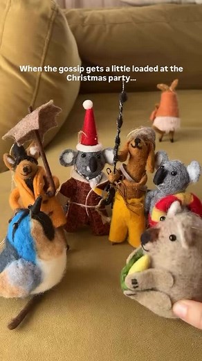 🎄 Aussie Christmas drama incoming… The felt animals are at the Christmas party chatting… and our boujie kangaroo is causing chaos again 😂✨ If you need a cute, light-to-post Aussie Christmas deco (with personality!), these little characters are perfect for gifting or adding to your tree. Online & in store now 🎄💛 | Simple