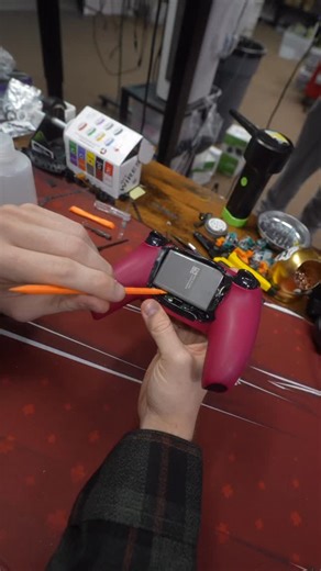 110K views · 2.9K reactions | Hot Swap Battery #customcontroller #battlefield #callofduty | Cinch Gaming | Facebook