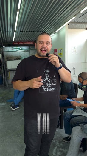 🎓🔥 De Urabá al taller… y sin torta de banano 🍌😂 Lleva 5 años pintando y en media mañana aclaró más que en todo ese tiempo. Procedimientos, tiempos y preparación bien hechos cambian el resultado. Lo mejor: también dicta cursos y calificó la metodología 10/10. Eso habla más que cualquier publicidad 👀🔥 📲 INFO AQUÍ → WhatsApp 3137411292 #📸📽Jaime_Vlog #ChupoPaint #CursoDePintura #FormacionReal #NivelPro