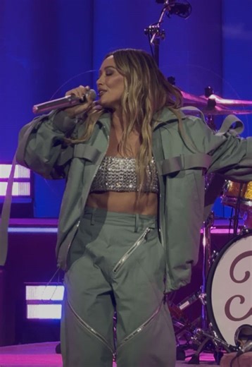 Hilary Duff's 'So Yesterday' Concert in Los Angeles