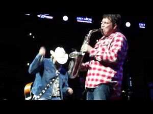 Cryin For Me (Waymans Song) Toby Keith (LIVE FRONT ROW)